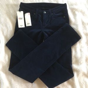 NEW WITH TAGS Uniqlo Skinny Fit Corduroy Pants
